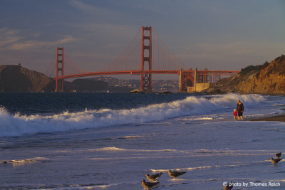 Strand und Golden Gate Bridge, San Francisco, Kalifornien