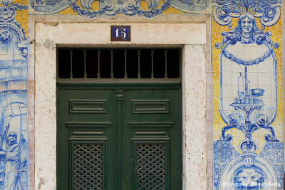 Grüne Tür und Azulejos, Lissabon